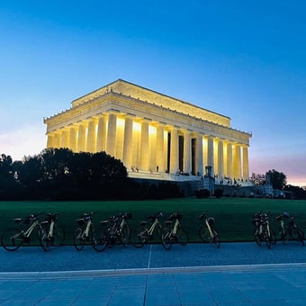 Monuments at Night Bike Tour