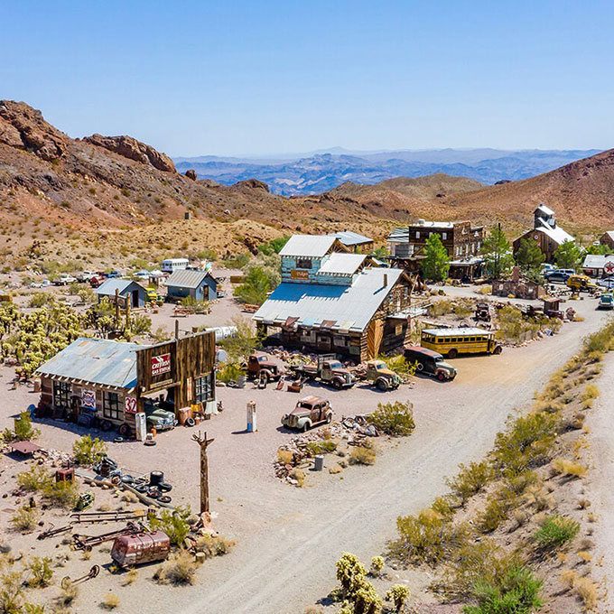 Wild West Ghost Town and Hoover tour from Las Vegas - Bindlestiff