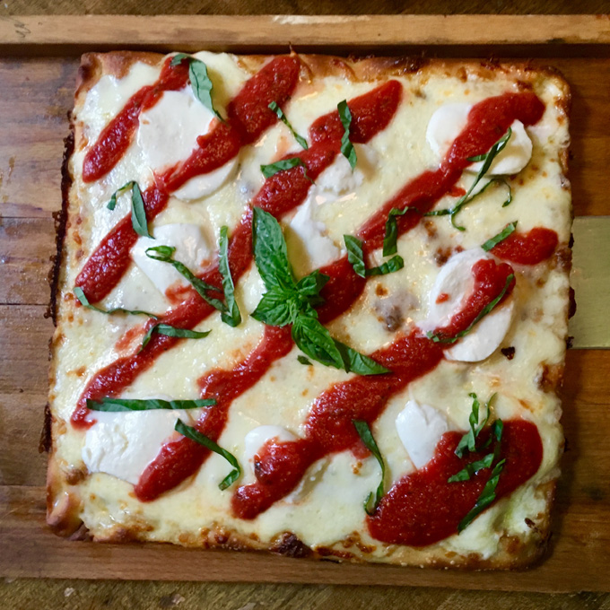 Chicago Pizza Tour Deep Dish, Stuffed, & More Virgin Experience Gifts