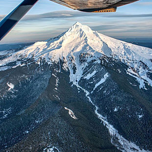 Mount Hood Scenic Aerial Tour