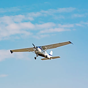 Learn to Fly a Cessna 172 near Cleveland 