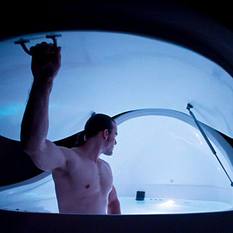 Couples Float Therapy Session