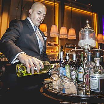 Dinner Tour with Signature Drinks