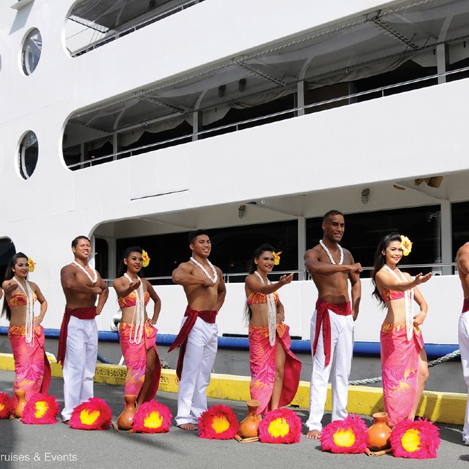 Hula Dancers 