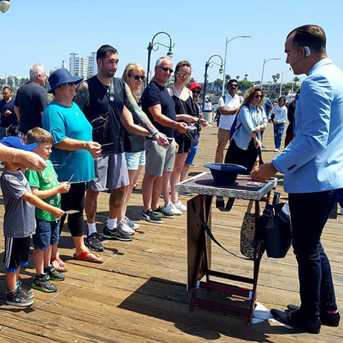 Santa Monica Pier Magician Los Angeles