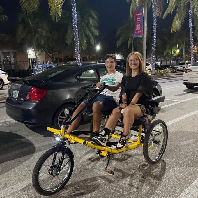 Couple on Trike  Tour at Night